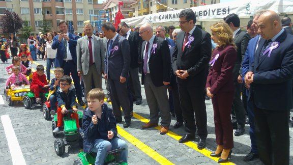 Erdem, Fahri Çaldağ Anaokulunun Sosyal Eğitim Alanları ve Trafik Eğitim Pisti açılışına katıldı