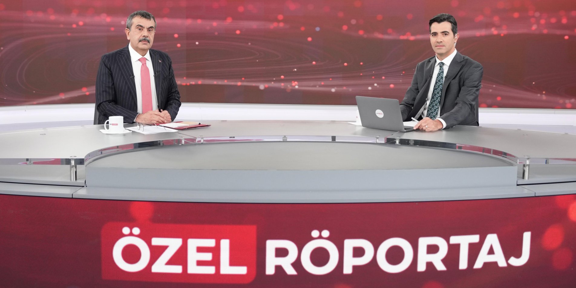 BAKAN TEKİN, CANLI YAYINDA SORULARI YANITLADI